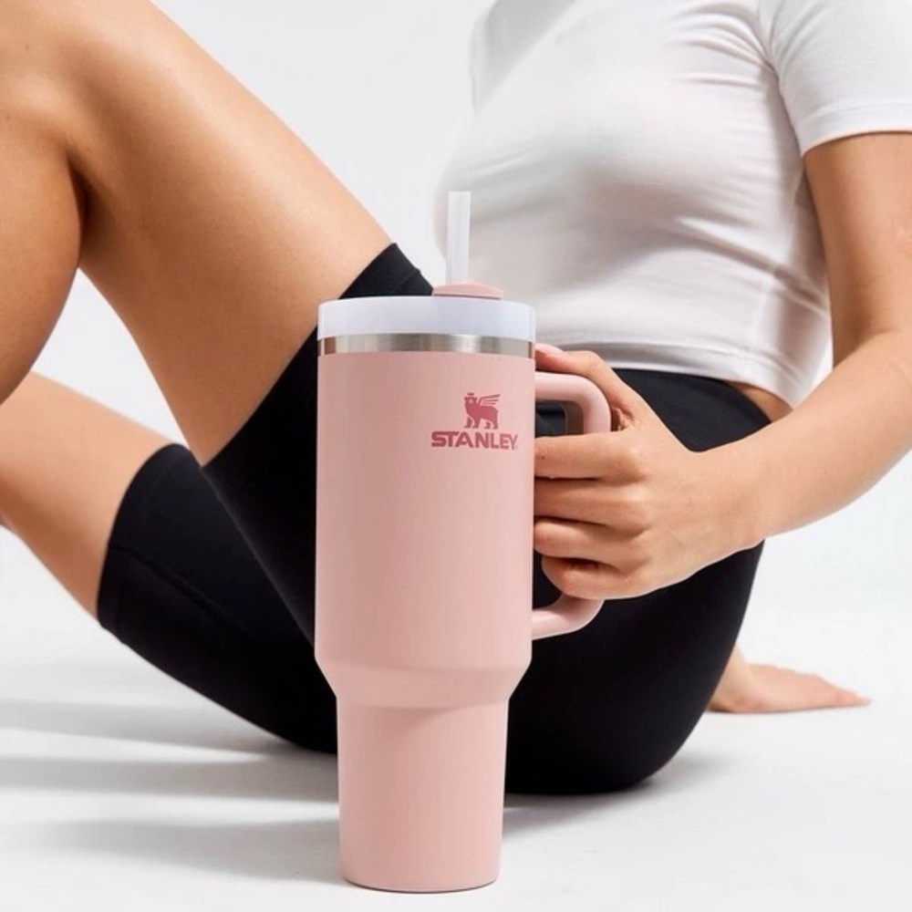 NWT Stanley Limited Edition Quencher H2.0 Flowstate Tumbler 40oz Pink Dusk